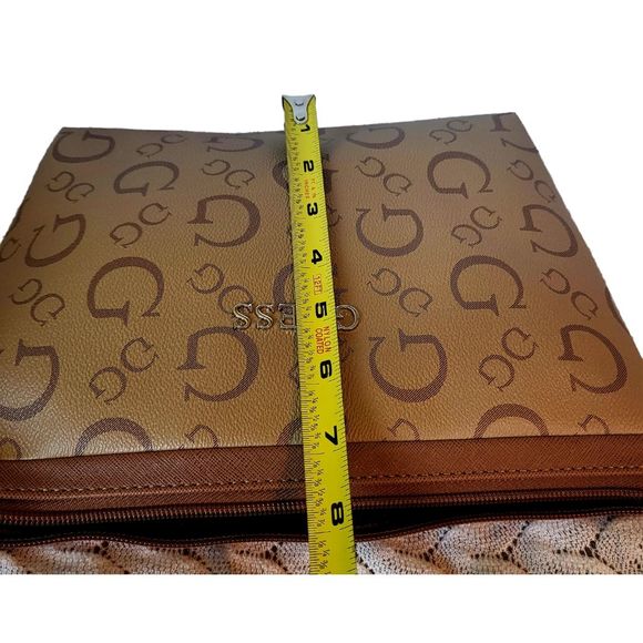 SOLD-NWT Guess Elisa Travel Pouch - Picture 8 of 8